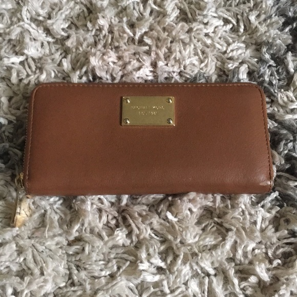 Michael Kors Handbags - Michael Kors Wallet
